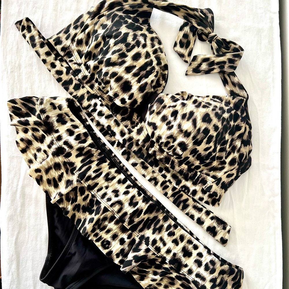 Body Glove bikini top & bottom❤️